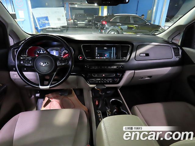 Kia Canival 2019 — photo 5