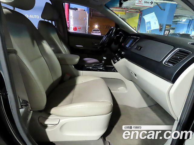 Kia Canival 2019 — photo 9