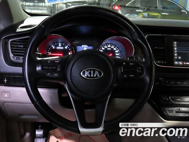 Kia Canival 2019 — photo 11