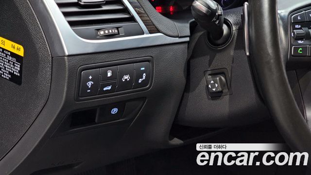Genesis G80 2019 — photo 15