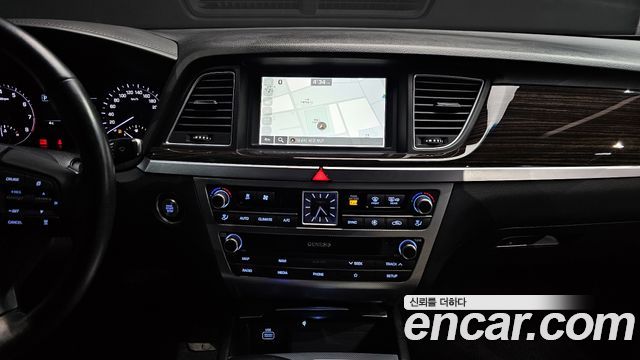 Genesis G80 2019 — photo 16