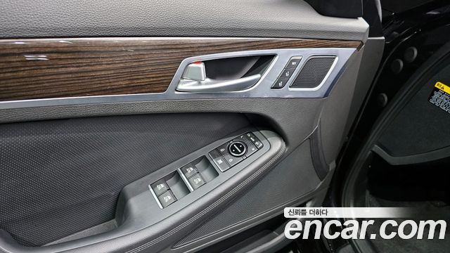 Genesis G80 2019 — photo 18