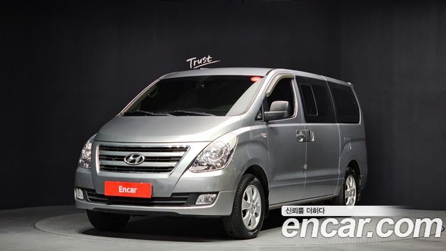 Hyundai Starex 2017 — photo 1