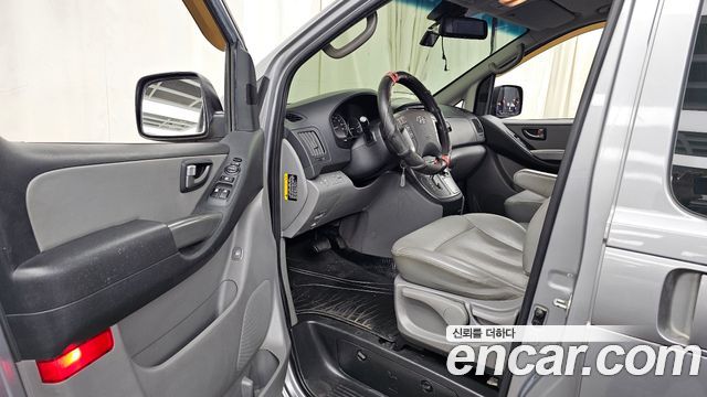 Hyundai Starex 2017 — photo 10