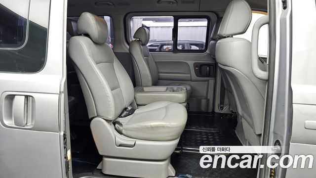 Hyundai Starex 2017 — photo 12