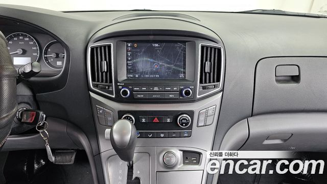 Hyundai Starex 2017 — photo 14
