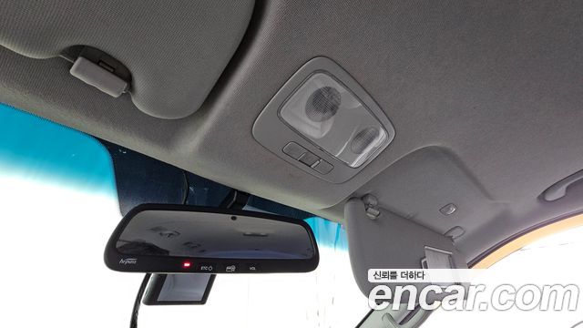 Hyundai Starex 2017 — photo 17