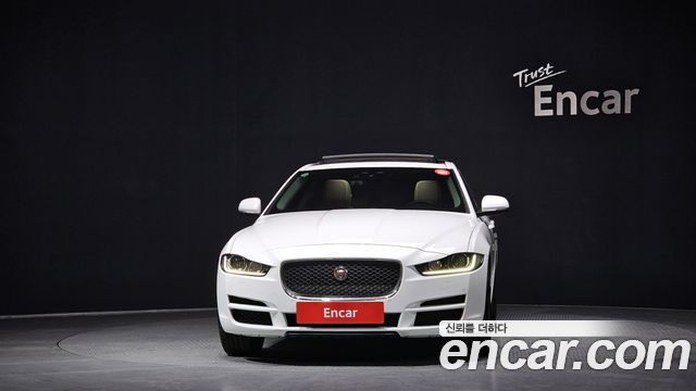 Jaguar XE 2017 — photo 3