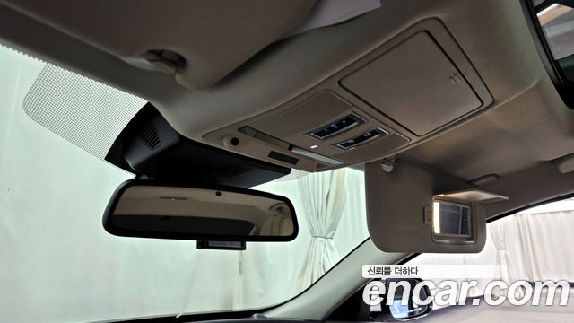 Jaguar XE 2017 — photo 24