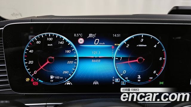 Mercedes-Benz GLE-Class 2023 — photo 8