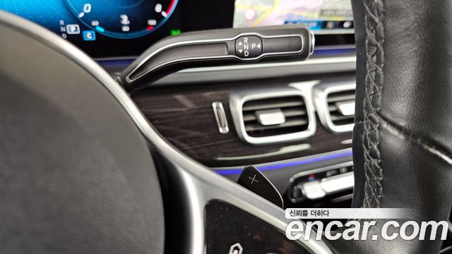 Mercedes-Benz GLE-Class 2023 — photo 9