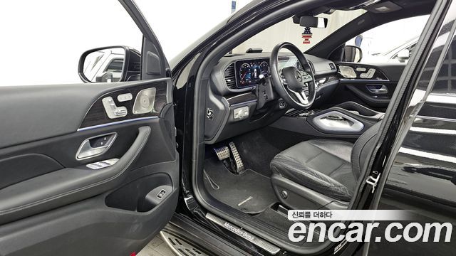 Mercedes-Benz GLE-Class 2023 — photo 10