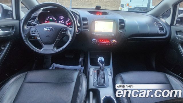 Kia K3 2015 — photo 7