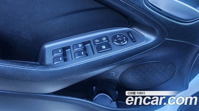 Kia K3 2015 — photo 11