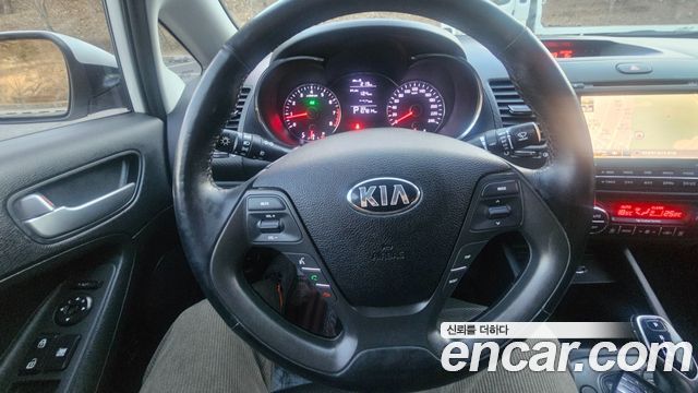 Kia K3 2015 — photo 19