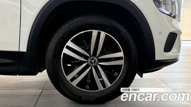 Mercedes-Benz GLB-Class 2021 — photo 5