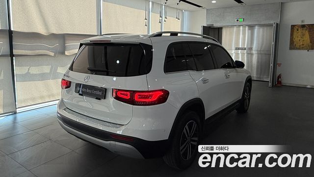 Mercedes-Benz GLB-Class 2021 — photo 6