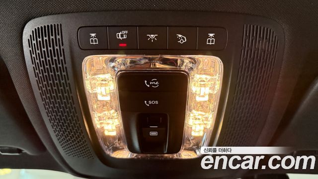Mercedes-Benz GLB-Class 2021 — photo 15