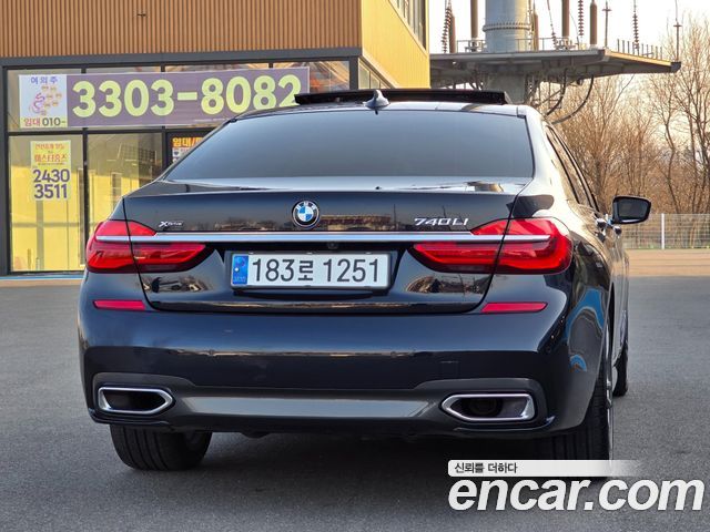 BMW 7-Series 2017 — photo 2