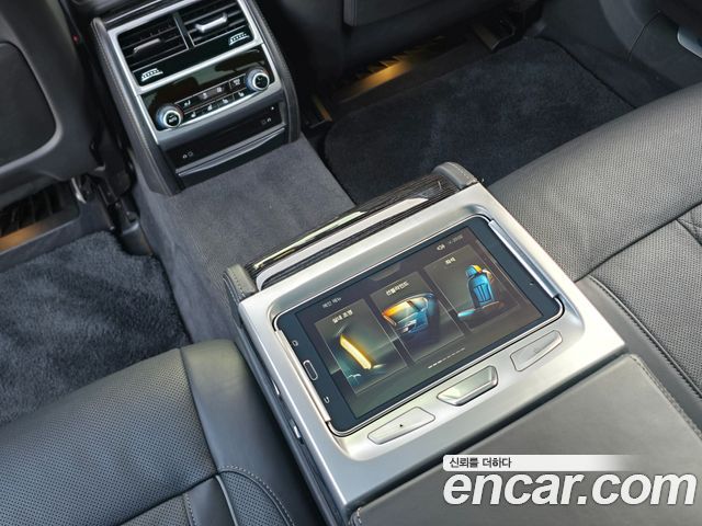 BMW 7-Series 2017 — photo 13