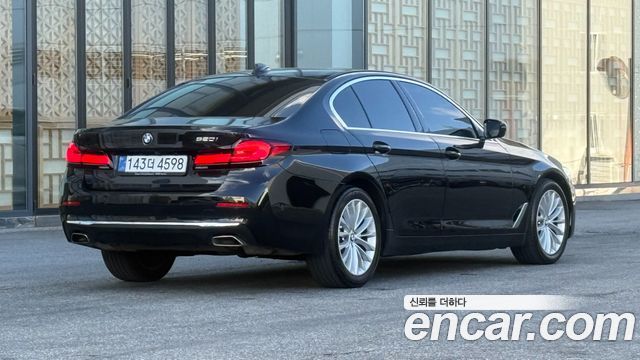 BMW 5-Series 2023 — photo 2
