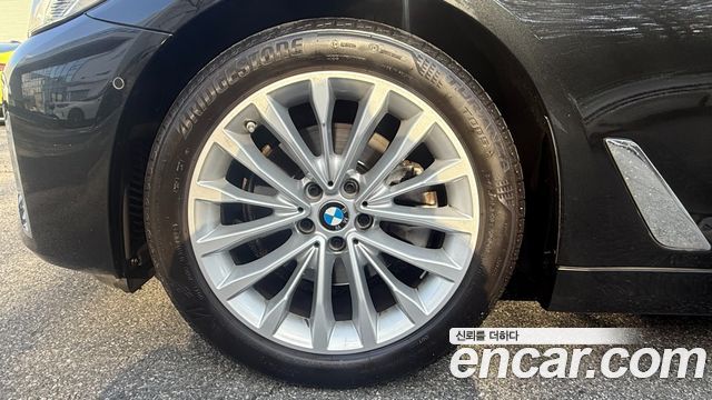 BMW 5-Series 2023 — photo 5