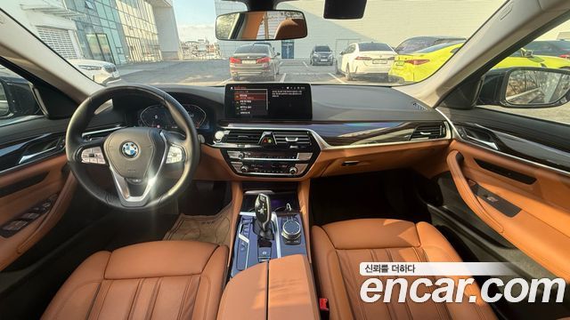 BMW 5-Series 2023 — photo 7