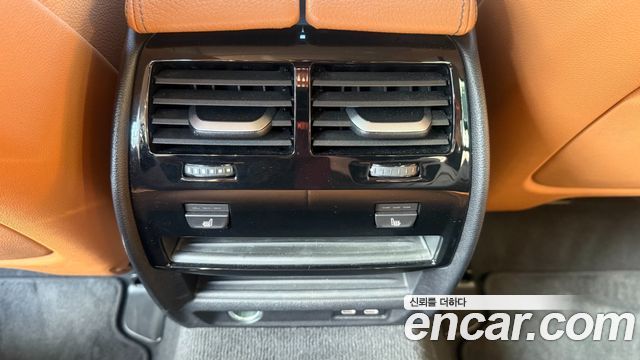 BMW 5-Series 2023 — photo 13