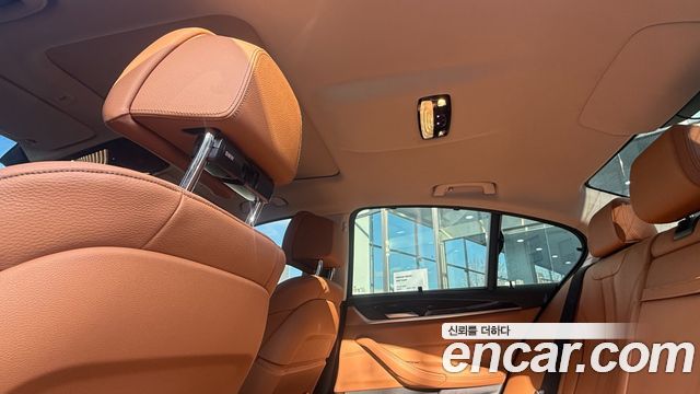 BMW 5-Series 2023 — photo 14