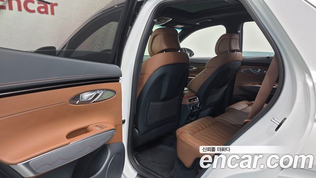 Genesis GV70 2022 — photo 18