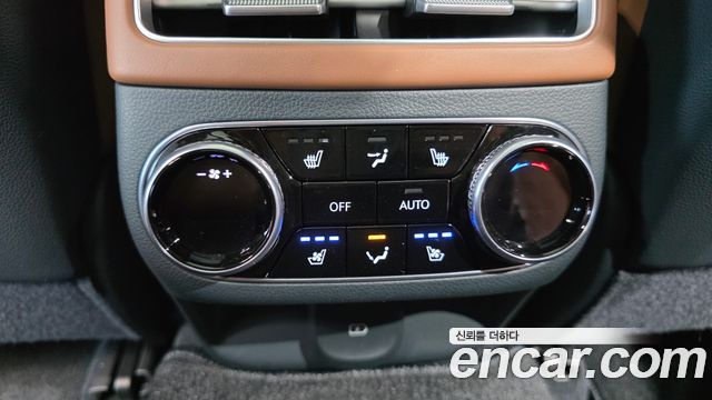 Genesis GV70 2022 — photo 19