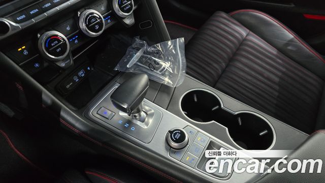 Genesis G70 2020 — photo 9