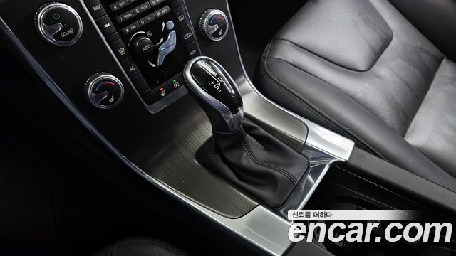 Volvo S60 2016 — photo 9
