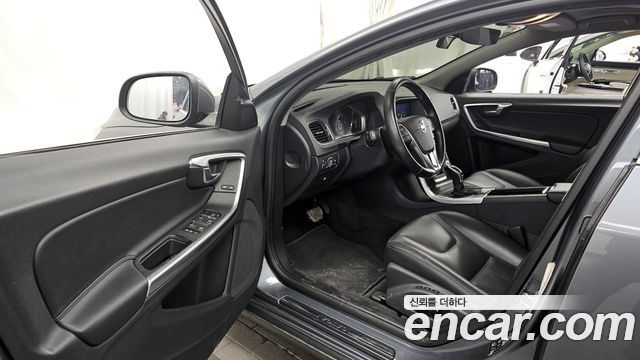 Volvo S60 2016 — photo 10
