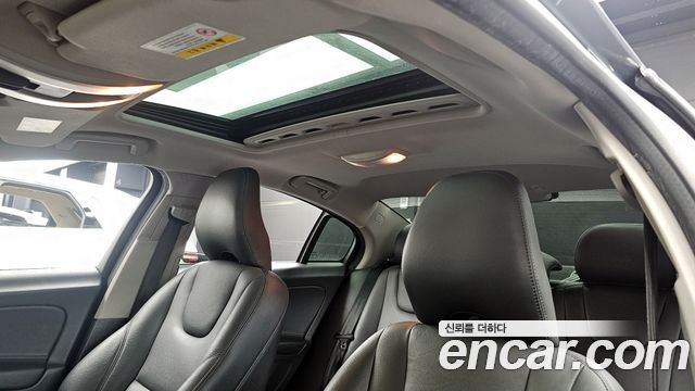Volvo S60 2016 — photo 18