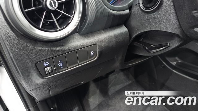 Hyundai Kona 2023 — photo 13