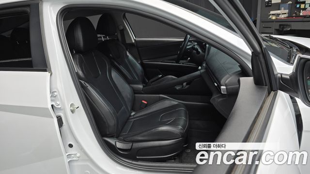 Hyundai AVANTE 2022 — photo 12