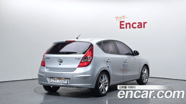 Hyundai i30 2010 — photo 2