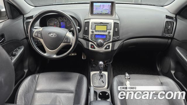 Hyundai i30 2010 — photo 7