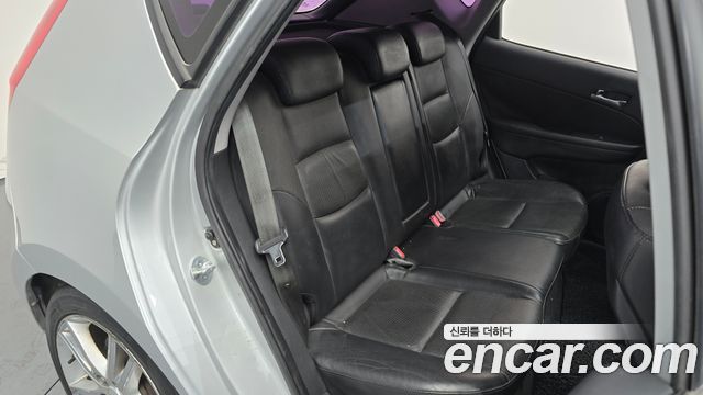 Hyundai i30 2010 — photo 12