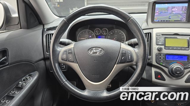 Hyundai i30 2010 — photo 14
