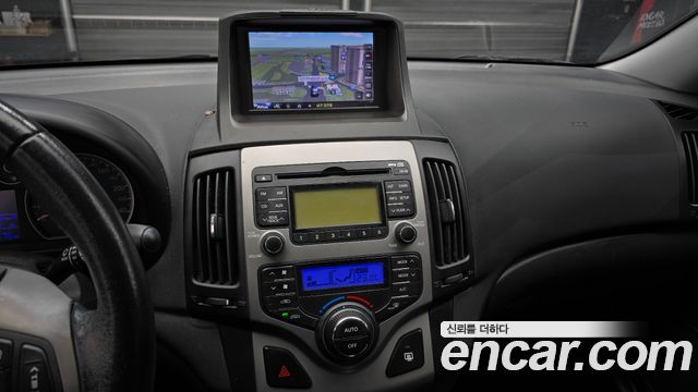 Hyundai i30 2010 — photo 15