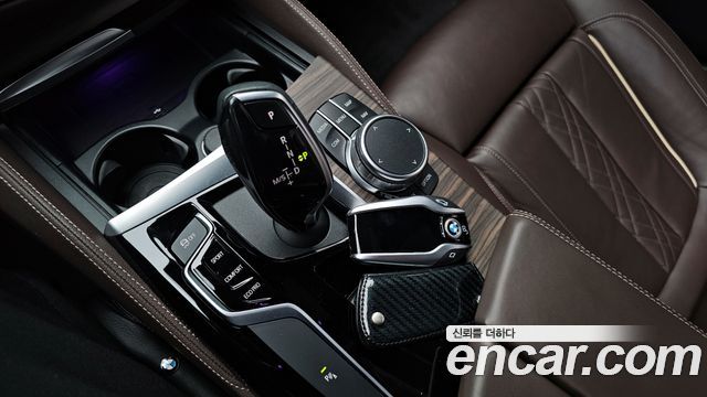 BMW 5-Series 2020 — photo 9