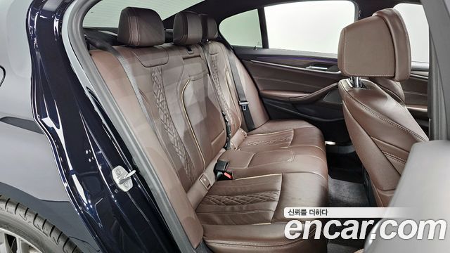 BMW 5-Series 2020 — photo 12