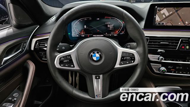 BMW 5-Series 2020 — photo 13