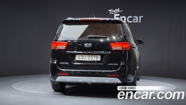 Kia Canival 2016 — photo 4