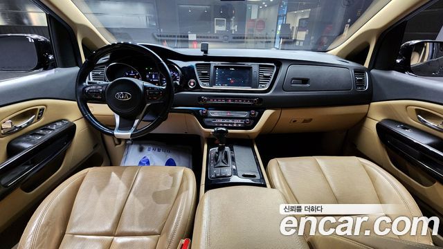 Kia Canival 2016 — photo 7