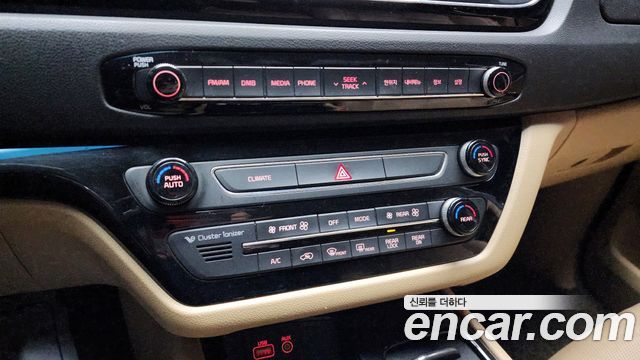 Kia Canival 2016 — photo 13