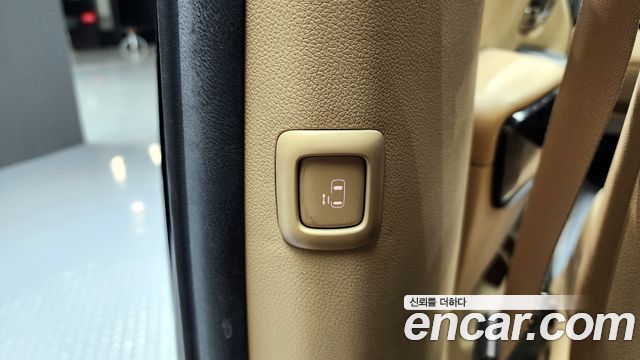 Kia Canival 2016 — photo 18