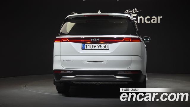 Kia Canival 2023 — photo 4